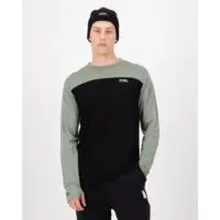 Mons-Royale-Yotei-Crew-Long-Sleeve-Willow-Black-Mens-Merino-NZ-2_square.jpg
