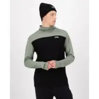 Mons-Royale-Yotei-Powder-Hood-Long-Sleeve-Willow-Black-Mens-Merino-NZ-4_square.jpg